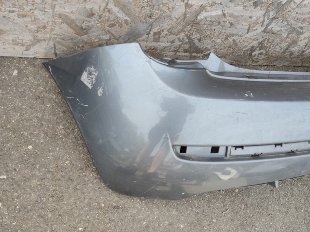 179813 Lancia Ypsilon II. 2007-2011 hátsó Lökhárító, a képen látható sérüléssel 735425935