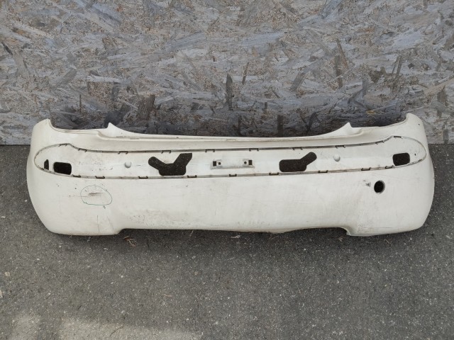 179816 Lancia Ypsilon II. 2003-2007 hátsó Lökhárító, a képen látható sérüléssel 735346828