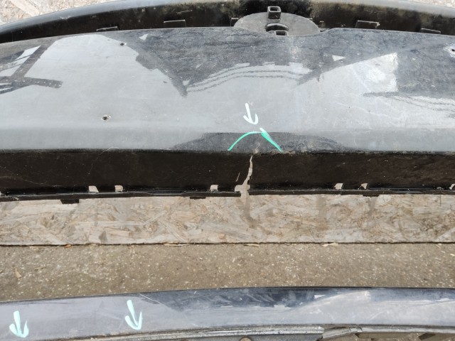 179822 Fiat Bravo 2007-2014 parkszenzorhelyes első lökhárító a képen látható sérüléssel 735450035	