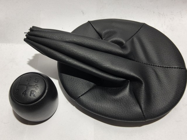 Fiat Panda 2003-2012 utángyártott új, fekete színű váltógomb, váltószoknya