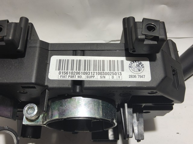  179922 Alfa Romeo MiTo tempomattos kormánykapcsoló, a képen látható sérüléssel 