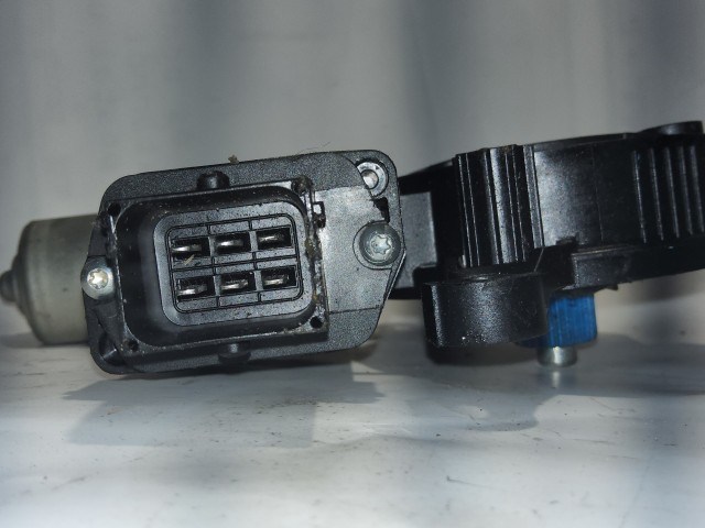 Alfa Romeo Giulietta 2010-2020 bal első ablakemelő motor 71754416