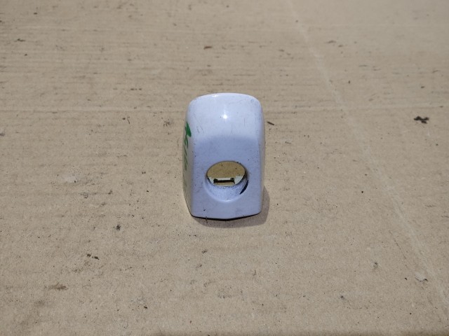 Opel Agila 2008-2014 Zárbetét kupak Használt bal első