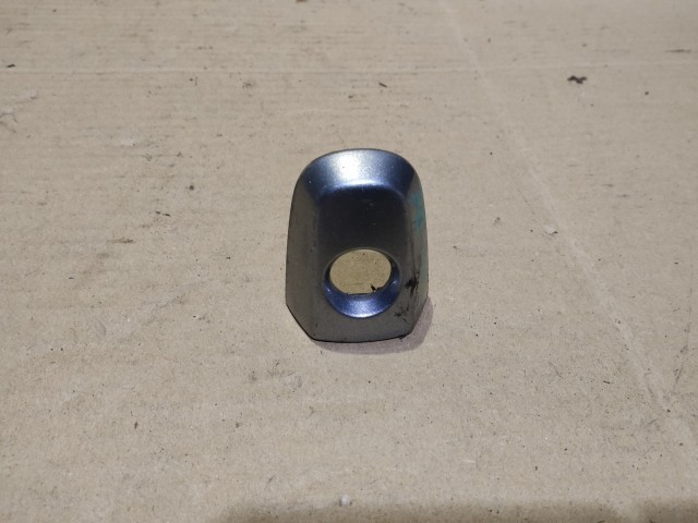 Toyota Yaris II. 2006-2011 2006-2011 Zárbetét kupak Használt jobb első