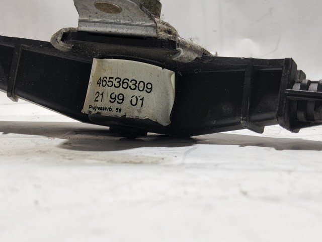 Fiat Punto II. III. 3 ajtós  jobb első , manuális ablakemelő 46536309