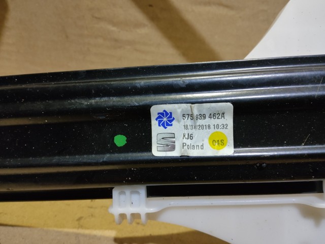 Skoda Karoq 2018 jobb hátsó ablakemelő mechanika 575839462A