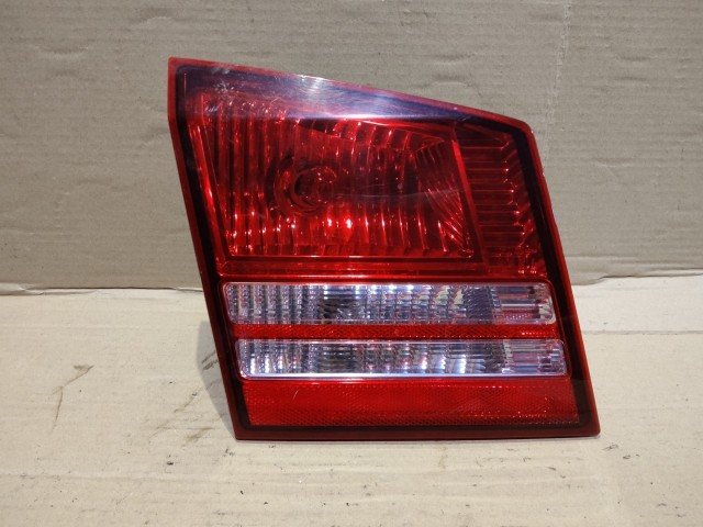 176726 Dodge Journey bal hátsó belső lámpa 04806369AB