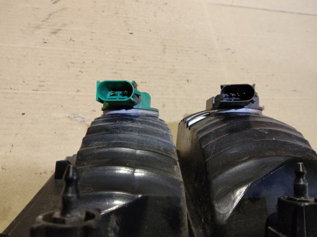 176727 Dodge Journey jobb hátsó belső lámpa 04806368AB