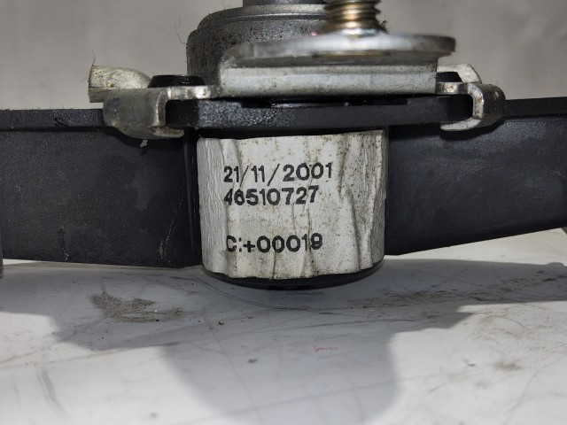 Fiat Multipla jobb hátsó manuális ablakemelő 46510727