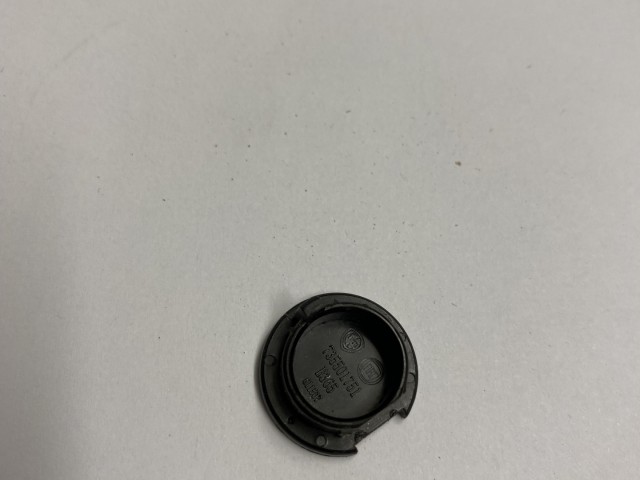 Fiat Punto Evo csavar takaró ( ajtóbehajtó)