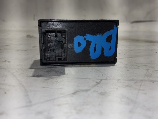 Fiat Bravo II. jobb hátsó ablakemelő kapcsoló