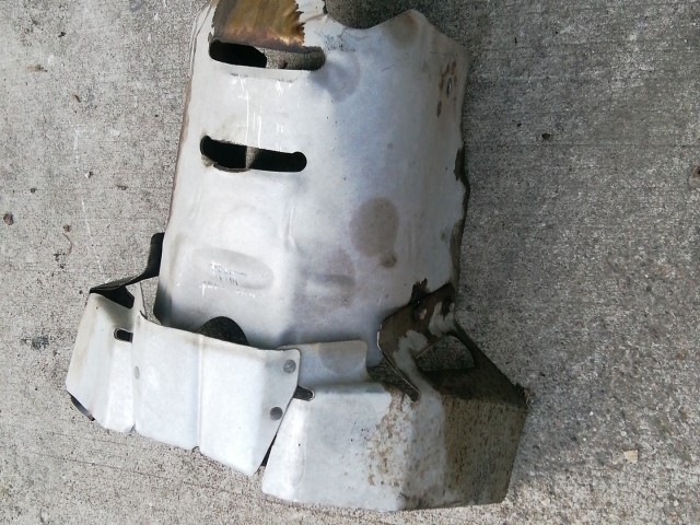 Ford Fiesta 2008-2017 Kipufogó hővédő lemez Használt  1250