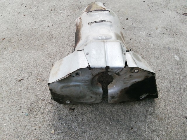 Ford Fiesta 2008-2017 Kipufogó hővédő lemez Használt  1250