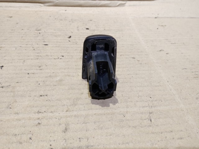 Opel Corsa D 2006-2014 Zárbetét kupak Használt jobb első