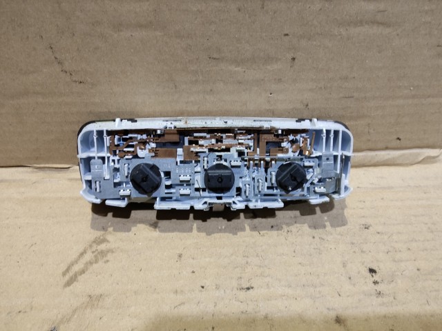Ford Kuga I. 2008-2012 2008-2012 Belső világítás Használt