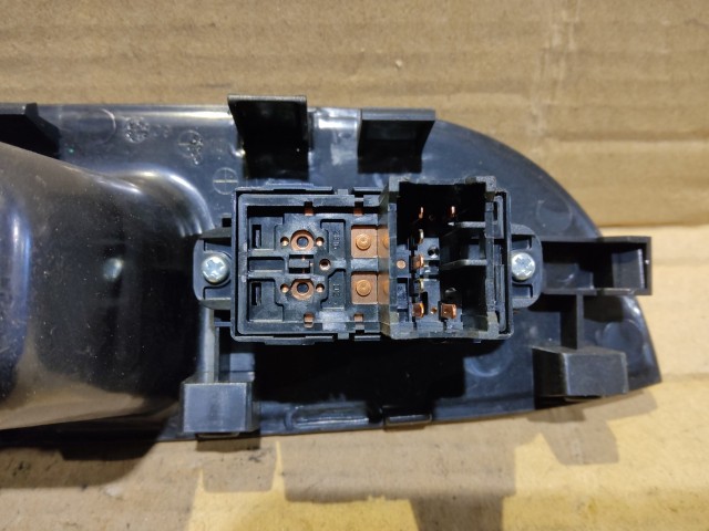 Kia Sorento 2009-2015 bal hátsó ablakemelő kapcsoló 93580-2P000VA