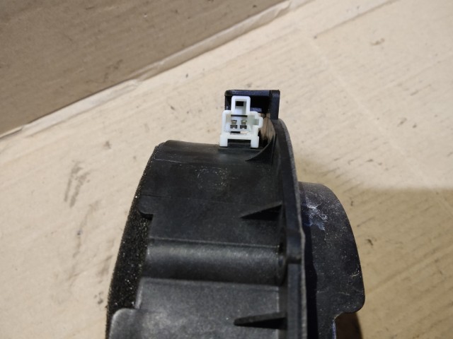 Kia Sorento 2009-2015 hátsó Hangszóró 96330-2P801