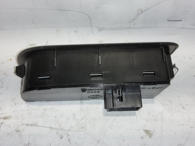 Alfa Romeo Mito első-hátsó xenon ködlámpa kapcsoló