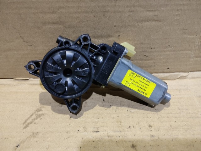 Kia Sorento 2009-2015 Jobb első ablakemelő motor 82460-2P000