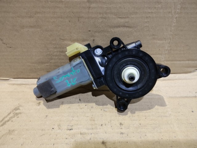 Kia Sorento 2009-2015 Jobb első ablakemelő motor 82460-2P000