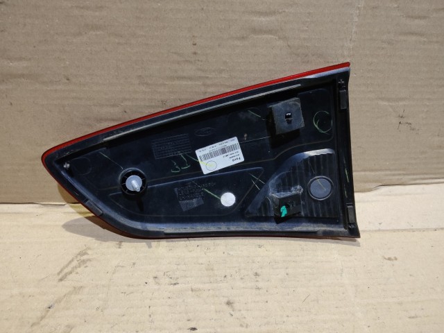 181980 Ford Ecosport 2012-2017 Lámpa , Fényszóró Használt Felnyíló csomagtérajtóshoz Bal hátsó belső