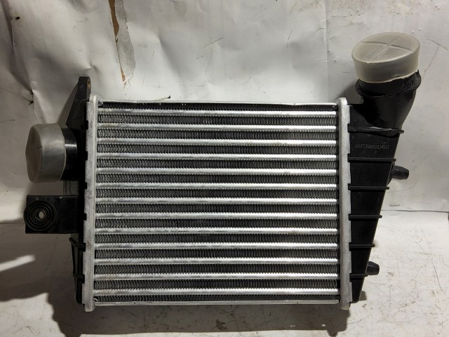 Alfa Romeo 156 utángyártott új intecooler 60686738
