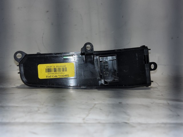 Fiat Bravo II. elektromos szervó kapcsoló 735424852