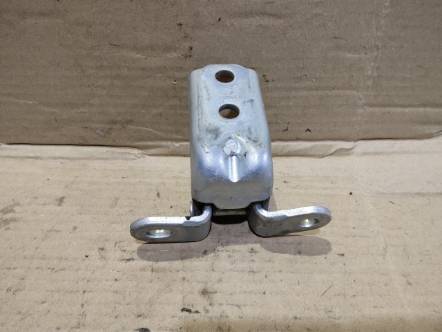 182048 Kia Sorento 2009-2015 bal első alsó ajtózsanér