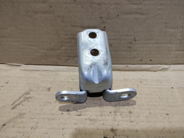 182053 Kia Sorento 2009-2015 jobb első alsó ajtózsanér