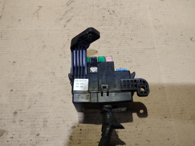 Kia Sorento 2009-2015 biztosítéktábla 91411-2P377