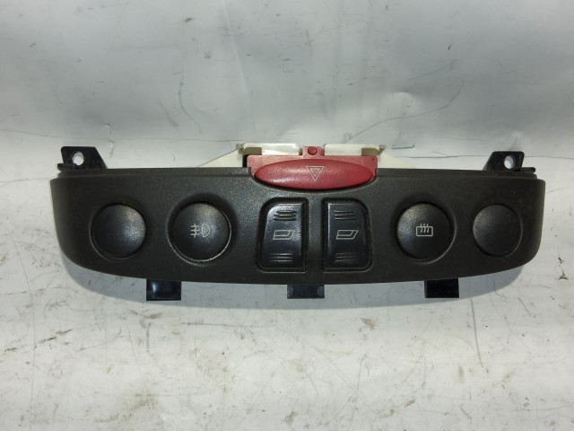 Fiat Punto II. ködlámpás közép kapcsoló