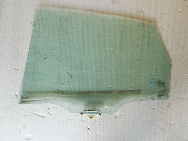 181594 Hyundai I 30 2007-2012 jobb hátsó lejáró üveg