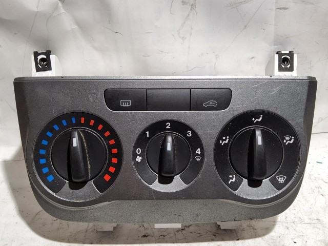 Fiat Grande Punto manuális fűtéskapcsoló