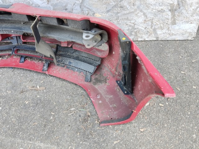 180811 Alfa Romeo GTV , Spider 2003-2006 első lökhárító a képen látható sérüléssel