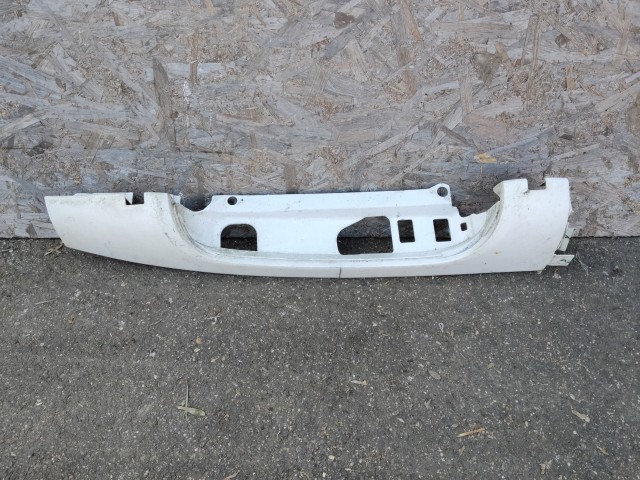 Fiat Doblo II. bal hátsó lámpa keret 735388402, kettényíló ajtós 