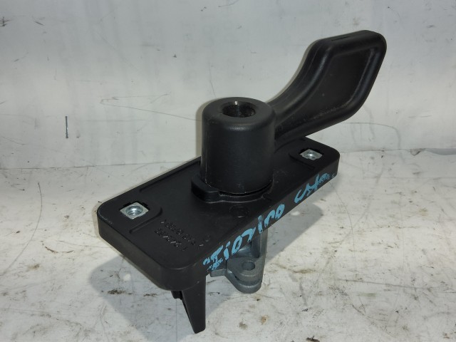 Fiat Fiorino ketté nyíló csomagtér ajtó belső kilincs