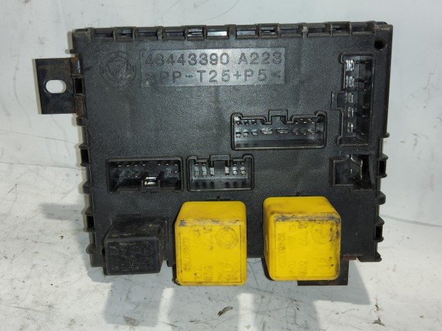 Fiat Bravo, Brava, Marea 1995-2001 belső biztosítéktábla 46443390