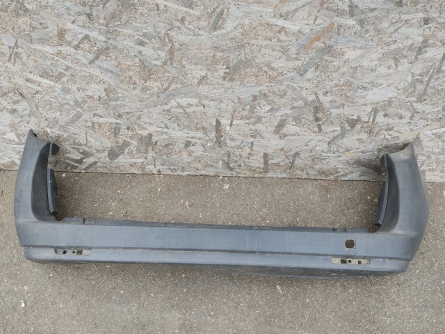 61572 Fiat Doblo  2009-2022 műanyag fekete hátsó lökhárító ketté nyíló raktérajtós kivitelhez 735497862