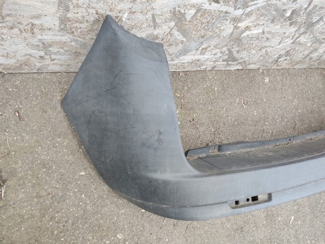 61572 Fiat Doblo  2009-2022 műanyag fekete hátsó lökhárító ketté nyíló raktérajtós kivitelhez 735497862