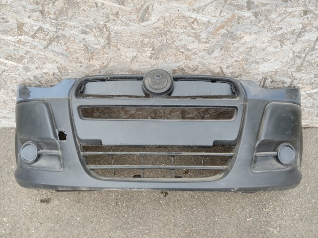 181067 Fiat Doblo 2009-2015 első lökhárító, a képen látható javítással