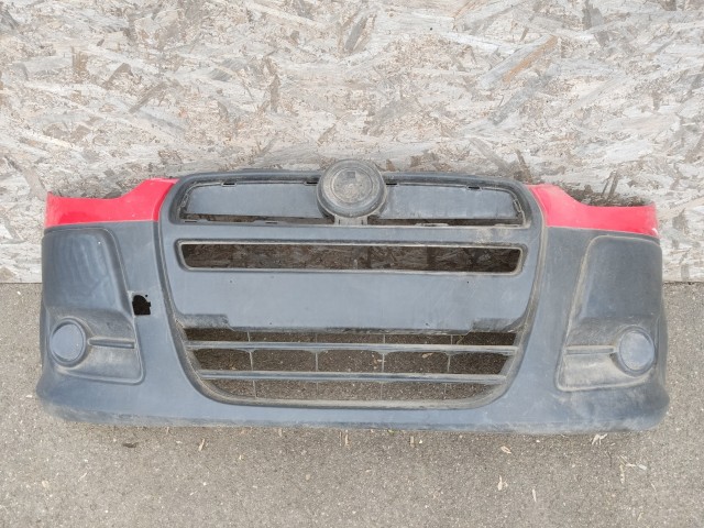 181068 Fiat Doblo 2009-2015 első lökhárító, a képen látható sérüléssel 735455570