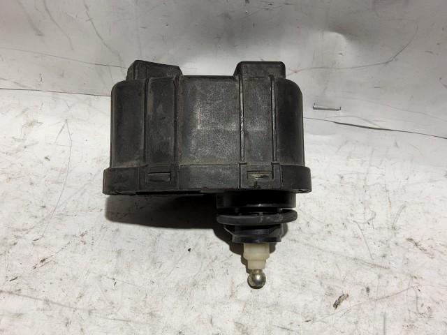 Lancia Kappa 9946762 számú fényszórómagasság állító motor