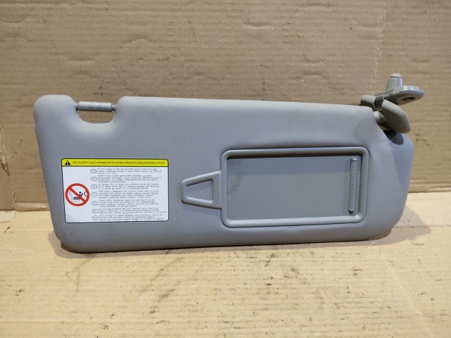 182473 Kia Sorento 2009-2015 szürke színű jobb oldali napellenző 