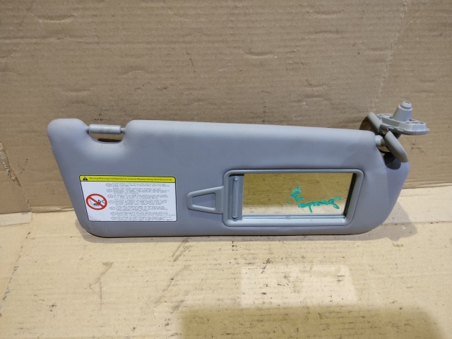 182473 Kia Sorento 2009-2015 szürke színű jobb oldali napellenző 