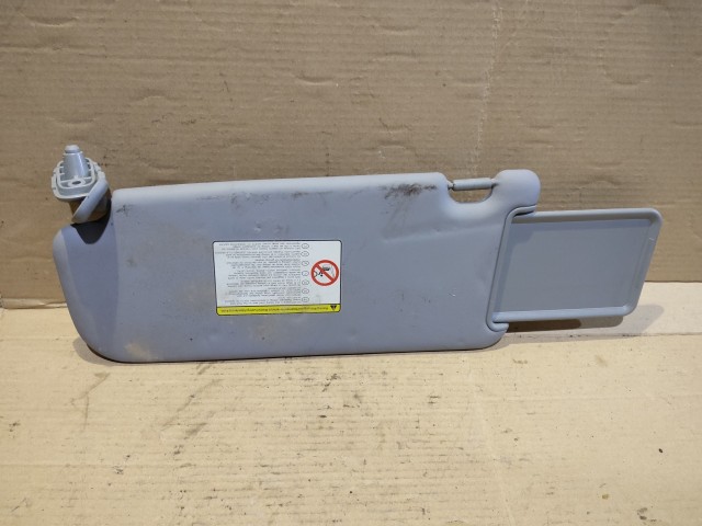 182473 Kia Sorento 2009-2015 szürke színű jobb oldali napellenző 