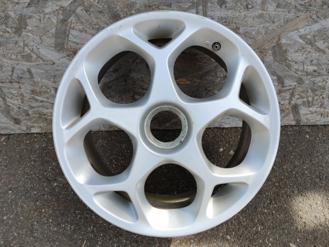 184571 Alfa Romeo 147, 156, Gt 17