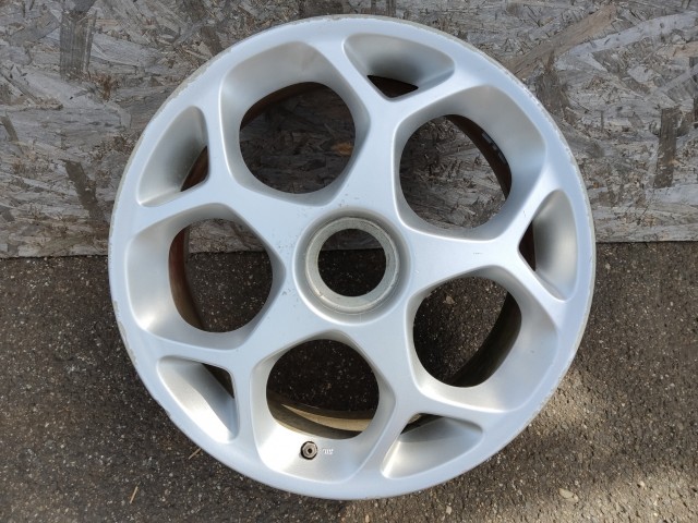 184573 Alfa Romeo 147, 156, Gt 17