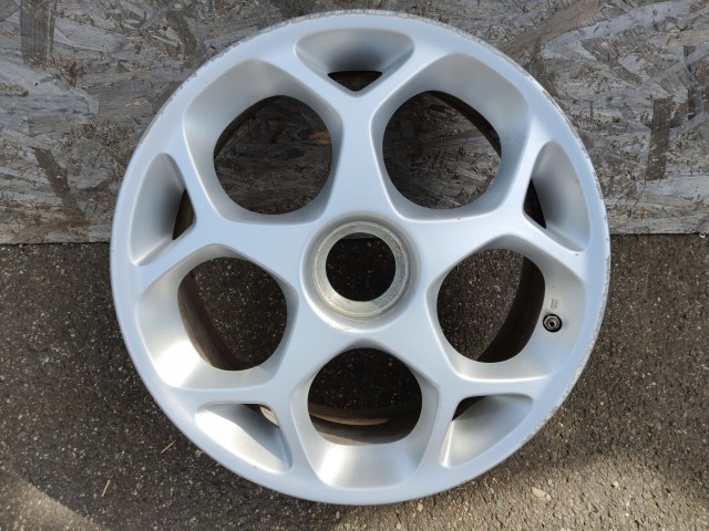 184574 Alfa Romeo 147, 156, Gt 17