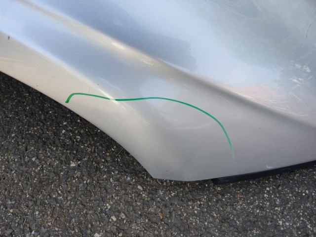 184593 Lancia Delta 2008-2014 jobb első sárvédő, a képen látható sérüléssel