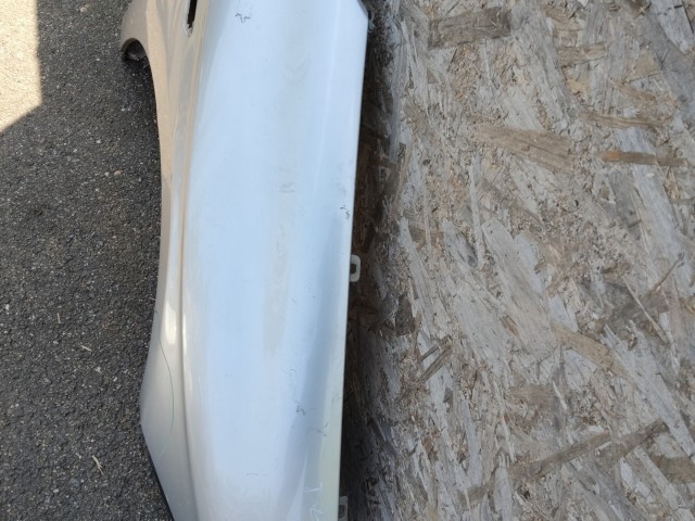 184593 Lancia Delta 2008-2014 jobb első sárvédő, a képen látható sérüléssel